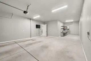 2421 Lynn Road SE Garage