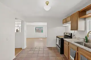 1012 21st Street NW Kitchen