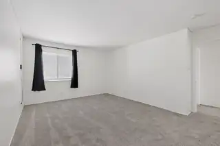 911 Country Club Drive SE APT F Bedroom