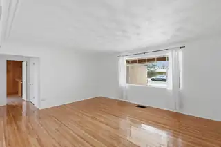 408 La Veta Drive NE Living Room