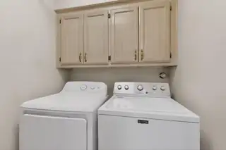 6755 Wolf Creek Court NE Garage