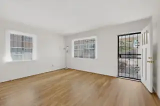 2615 McEarl Avenue SE 