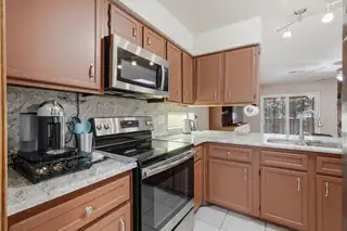 13916 Paseo Vista NE Kitchen