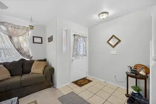 7412 Willow Springs Road NE Living Room