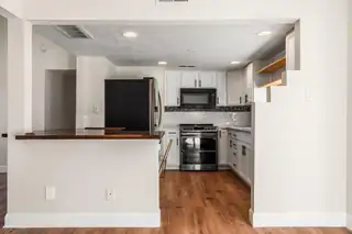 13110 Candelaria Road NE Kitchen