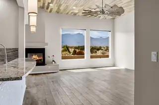 7 Aztec Court Living Room