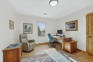 6 Naomi Drive Home Office