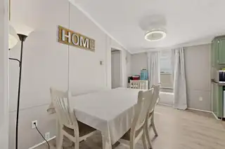 89 Sunset Road Dining Room