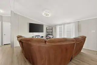 89 Sunset Road Living Room