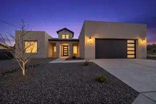 4504 Topaz Avenue NW, Albuquerque