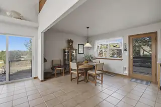 9 Calle De Prisa Dining Room