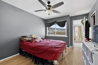 1800 Lee Loop NE Bedroom