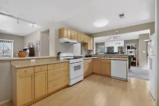 10204 Cartagena Avenue SW Kitchen