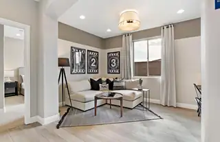 3015 Malaquita Drive SE Living Room