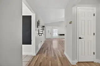 2500 Stallion Loop SE Living Room