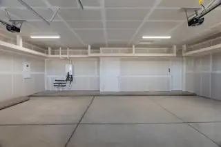 6923 Ava Road NE Garage