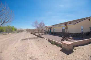 4 Alamillo Road Exterior Front