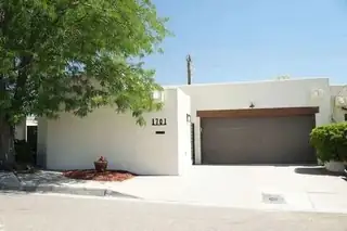 1701 Miracerros Place NE Exterior Front