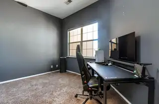 200 Aldaba Circle NE Home Office