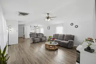 224 E Atrisco Vista Boulevard SW TRLR 1020 Living Room