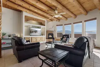 1460 Nez Perce Loop NE Living Room