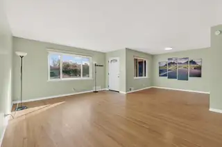 725 Monroe Street NE Living Room