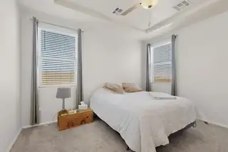 2807 Cambridge Avenue NE Bedroom