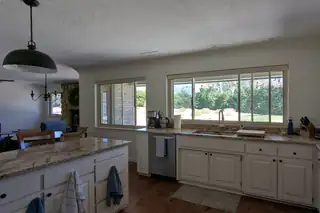 5901 Los Hermanos Court NE Kitchen