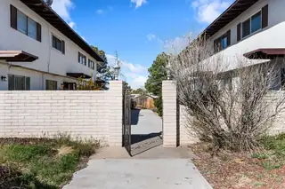 1121 Chelwood Park Boulevard NE APT 6, Albuquerque