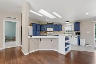 14 Easy Street Kitchen