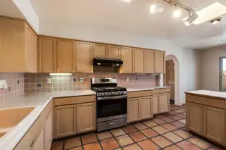 2760 Cliffrose Drive NE Kitchen