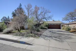 1724 Chacoma Place SW, Albuquerque