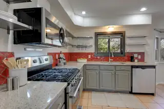 1724 Chacoma Place SW Kitchen