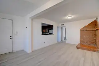 325 Rhode Island Street NE Living Room