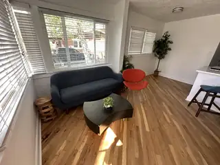 813 Marquette Avenue NW Living Room