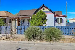 209 Hazeldine Avenue SW, Albuquerque