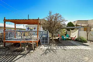 209 Hazeldine Avenue SW Patio