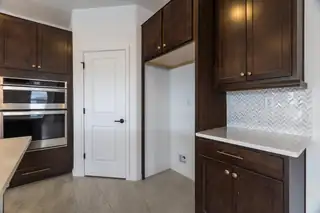 2729 Kings Canyon Loop NE Kitchen