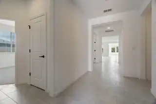 2729 Kings Canyon Loop NE 