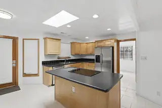 2312 Punta De Vista Drive NE Kitchen