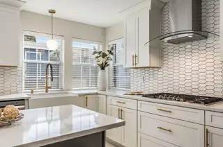 4532 Agate Hills Road NW Kitchen