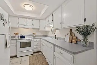 7557 Prairie Road NE Kitchen