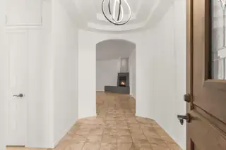 935 Palo Alto Court Living Room