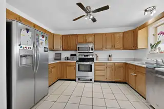 6 Songbird Lane Kitchen