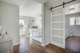 1110 Valley View Drive SW Bedroom