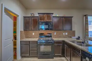 824 Zimina Drive NW Kitchen