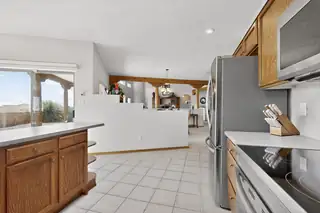 400 Paseo De Corrales Kitchen