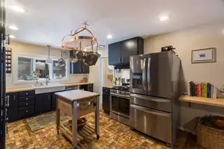 3901 Palomas Court NE Kitchen