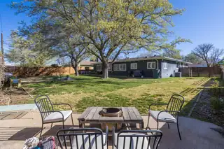 3901 Palomas Court NE Backyard