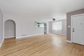 1506 Ridgecrest Drive SE Living Room